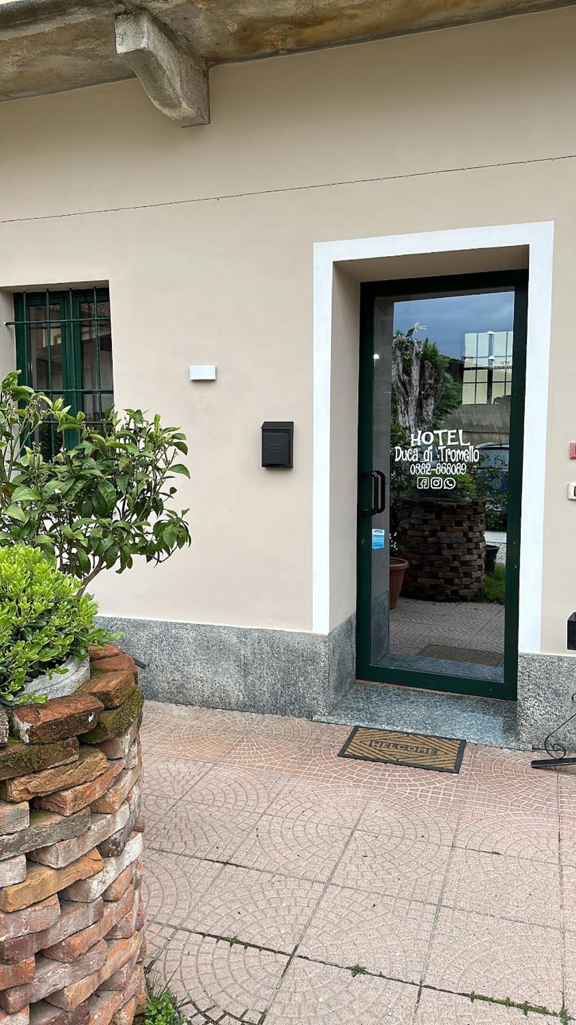 Hotel Duca Di Tromello المظهر الخارجي الصورة